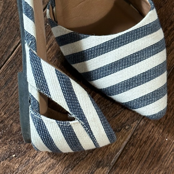 Striped flats - Picture 2 of 4